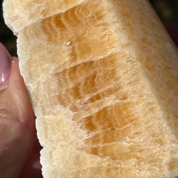 Yellow calcite (1) tower | crystal - Picture 10 of 13